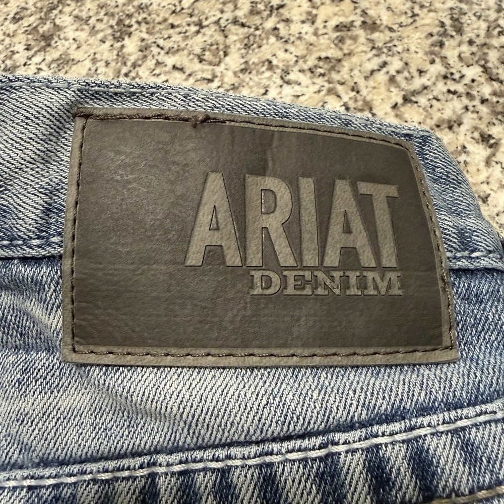 Ariat M2 M Series Relaxed Boot Cut Jeans Men's Size 34x30 Medium Wash